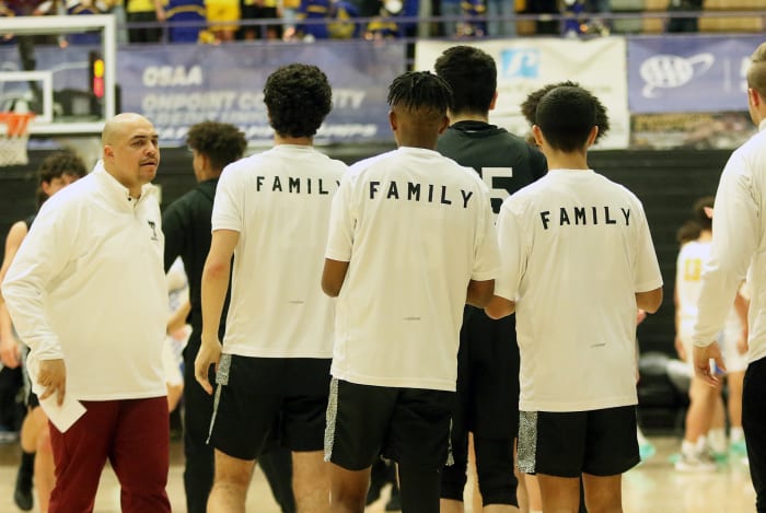 a Tualatin Barlow 6A Oregon boys basketball quarterfinal 2024 Dan Brood 34